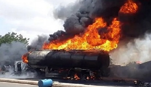 নাইজেরিয়ায় জ্বালানি ট্যাঙ্কারে বিস্ফোরণ: নিহত ৯০ ও আহত ৫০