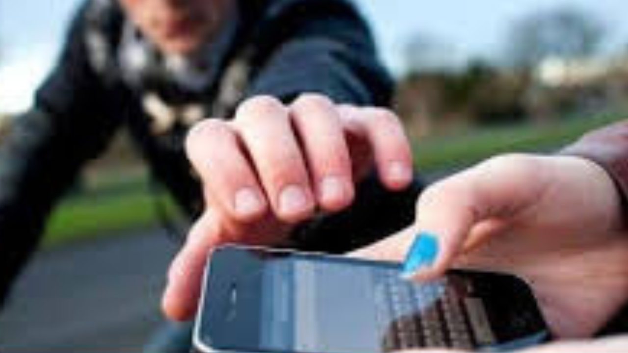 ফোন চুরি ঠেকাতে গুগলের নতুন ফিচার