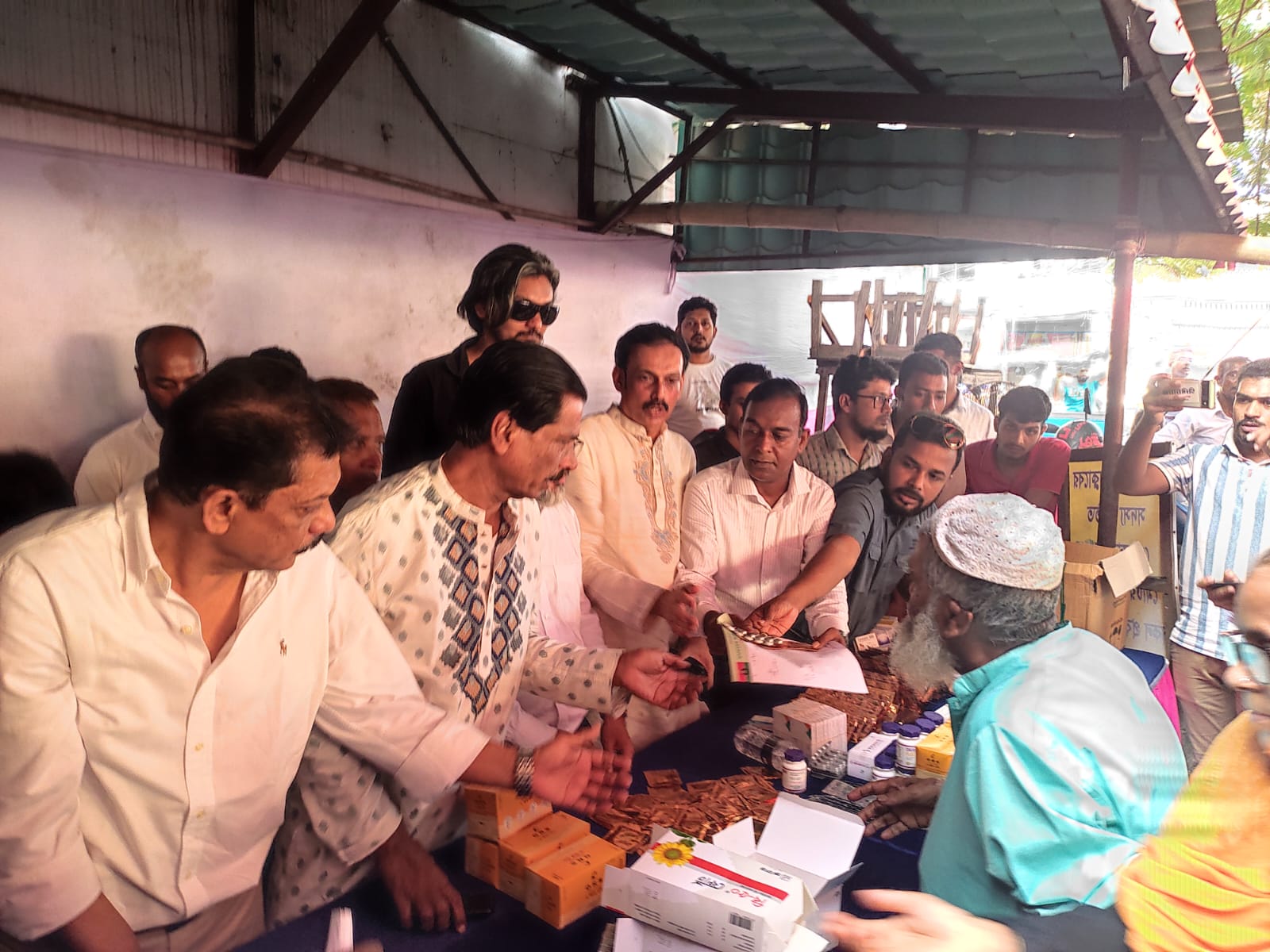 ফরিদপুরে যুবদলের ৪৬ তম প্রতিষ্ঠা বার্ষিকী উপলক্ষে ফ্রী মেডিকেল ক্যাম্প