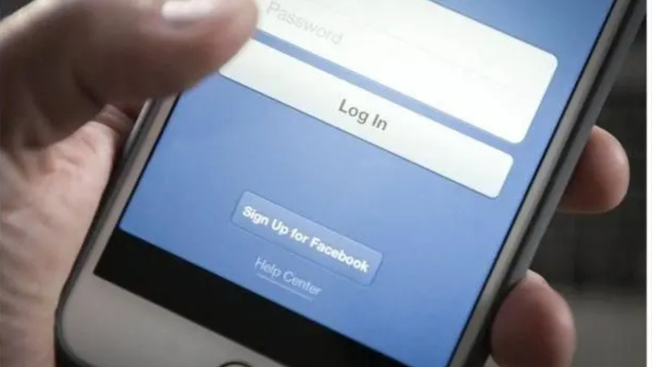 আপনার ফেসবুক আইডি বা পেইজ যে কারণে হঠাৎ বন্ধ হয়ে যেতে পারে