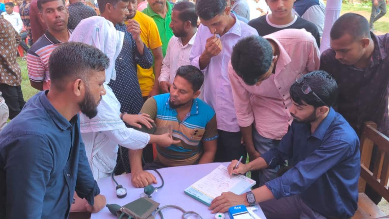 নগরকান্দায় যুবদলের প্রতিষ্ঠাবার্ষিকীতে ফ্রি মেডিকেল ক্যাম্পেইন