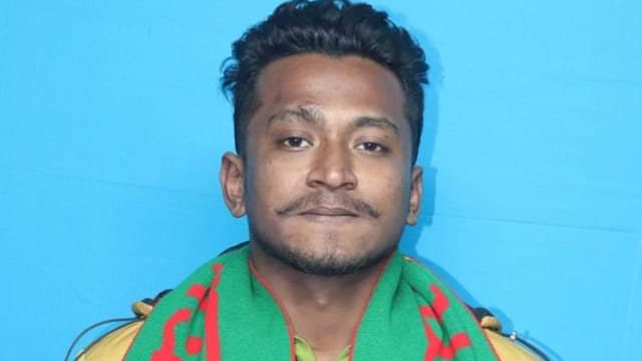 ফুলবাড়ীতে ছাত্রলীগ নেতা তুষার গ্রেফতার