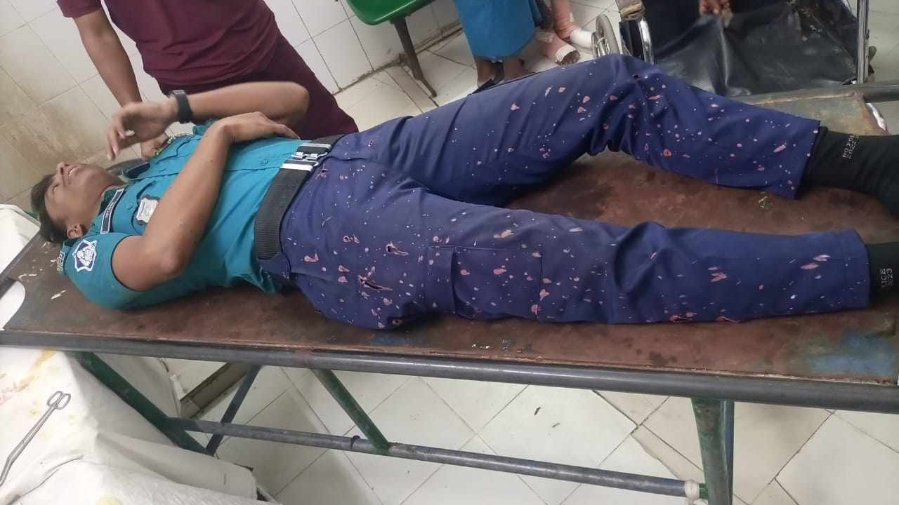 চট্টগ্রামে ফেসবুক পোস্ট নিয়ে সংঘর্ষে আহত ৭ পুলিশ