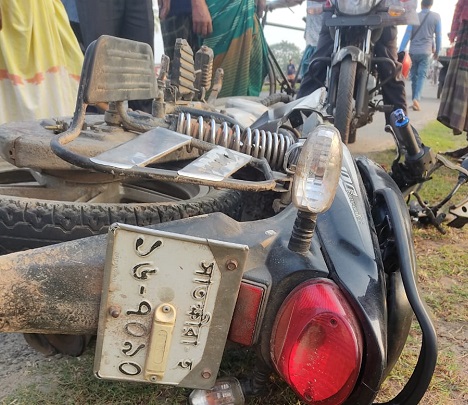 সাতক্ষীরায় মটর সাইকলে চালক ও আরােহীসহ তিনজন নিহত