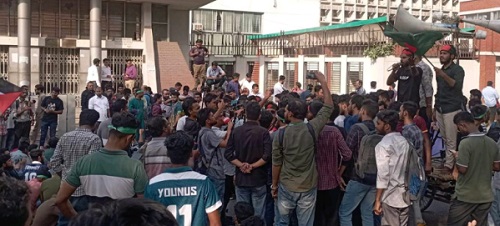 সচিবালয়ে জবি শিক্ষার্থীদের অবস্থান, ৫ দফা দাবি