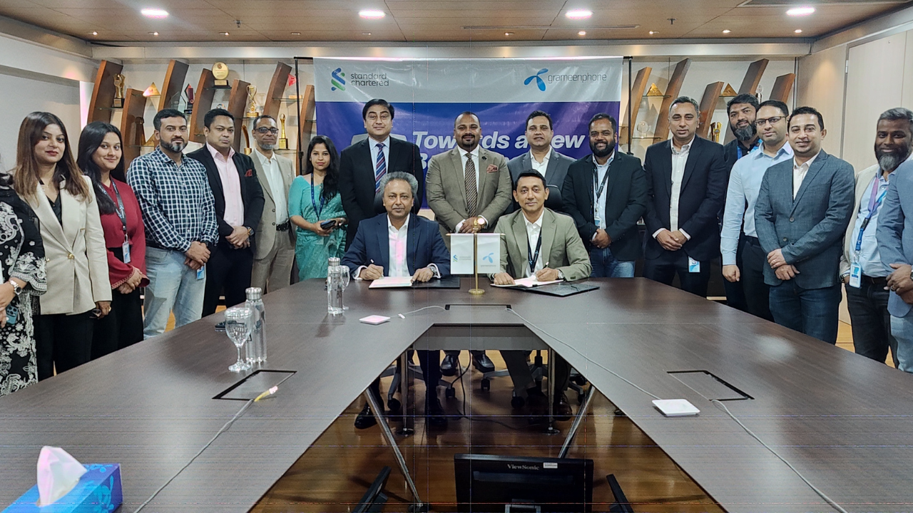 স্ট্যান্ডার্ড চার্টার্ড ব্যাংকের সঙ্গে চুক্তি করলো গ্রামীণফোন