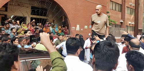 পঙ্গু হাসপাতালে ক্ষোভের মুখে স্বাস্থ্য উপদেষ্টা