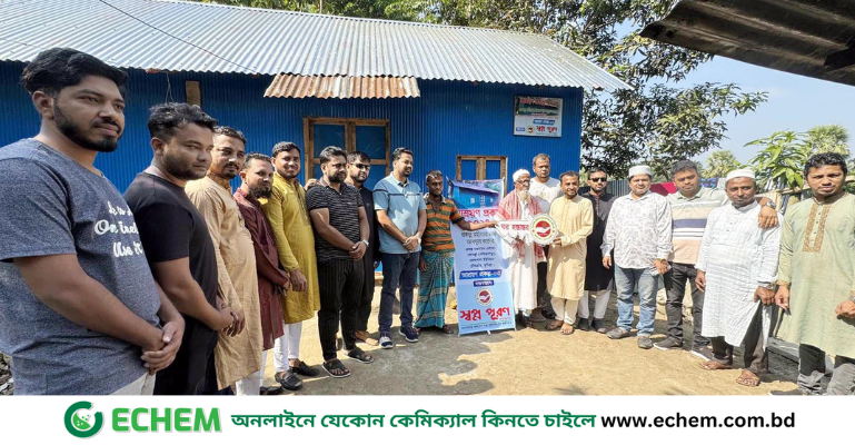 চৌদ্দগ্রামে বন্যায় ক্ষতিগ্রস্ত ভ্যান চালককে নতুন ঘর উপহার