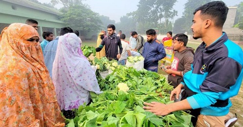 ঠাকুরগাঁওয়ে কৃষক ও ক্রেতার মেলবন্ধনের বাজার