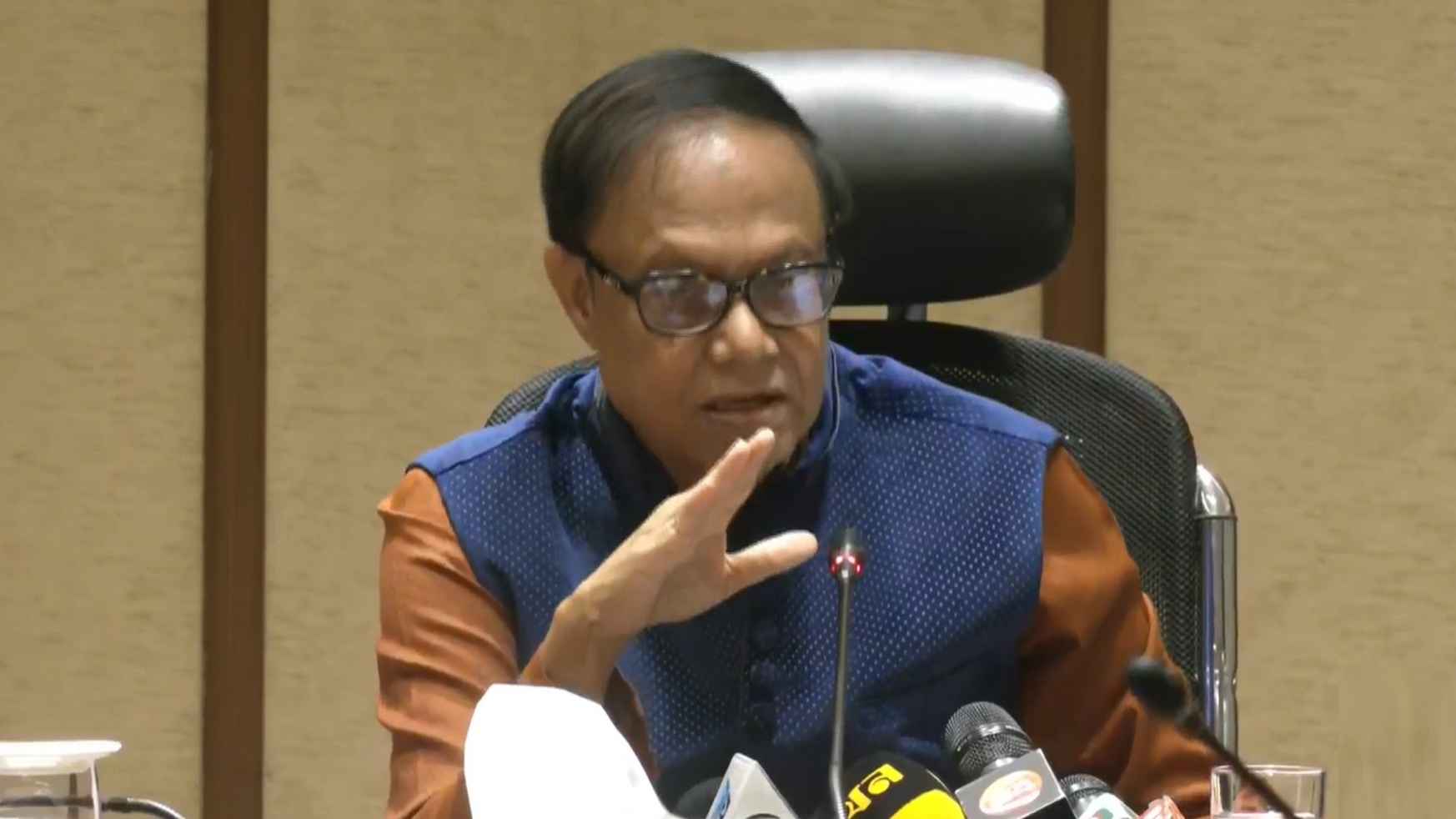 ব্যাংকগুলোকে ঢালাওভাবে তারল্য সহায়তা করা হবে না: গভর্নর