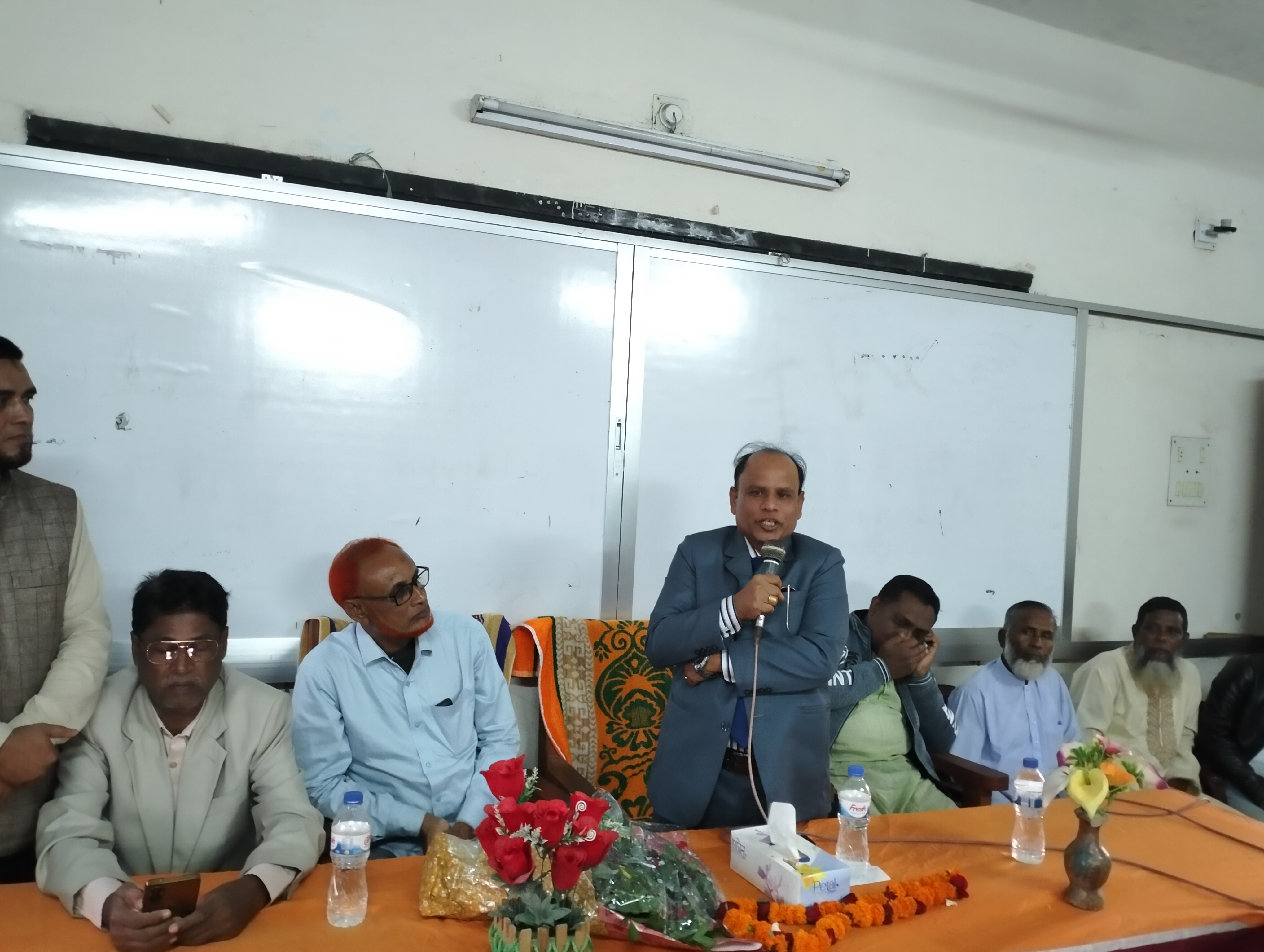 ফুলবাড়ীতে নব‌নিযুক্ত পাবলিক প্রসিকিউটর বজলুর রশিদকে সংবর্ধনা