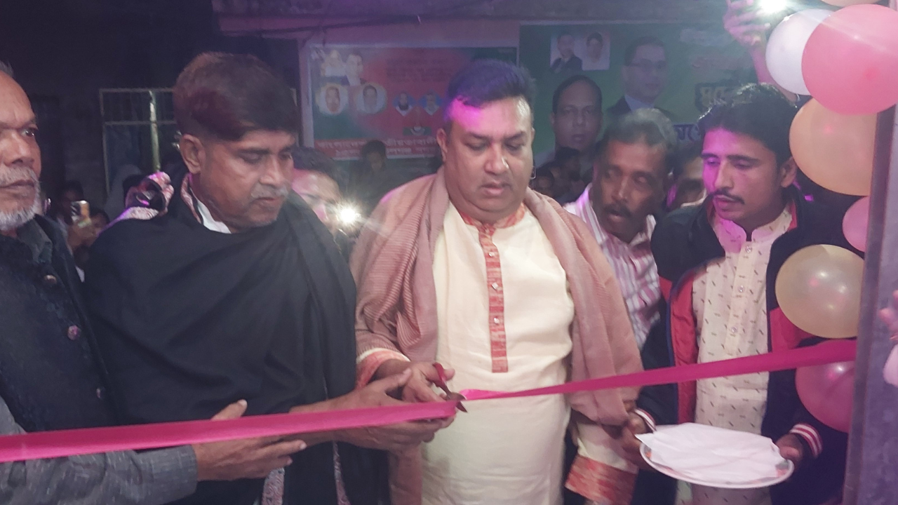 মোরেলগঞ্জে বিএনপির অফিস উদ্বোধনে কর্মীদের ঢল