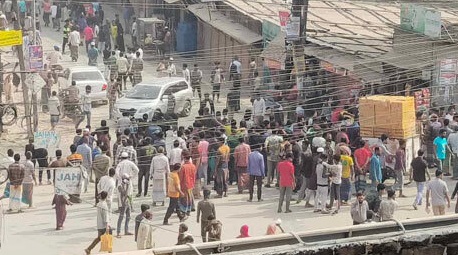 আজও সড়ক অবরোধ করে বিক্ষোভ, যানজটে ভোগান্তি