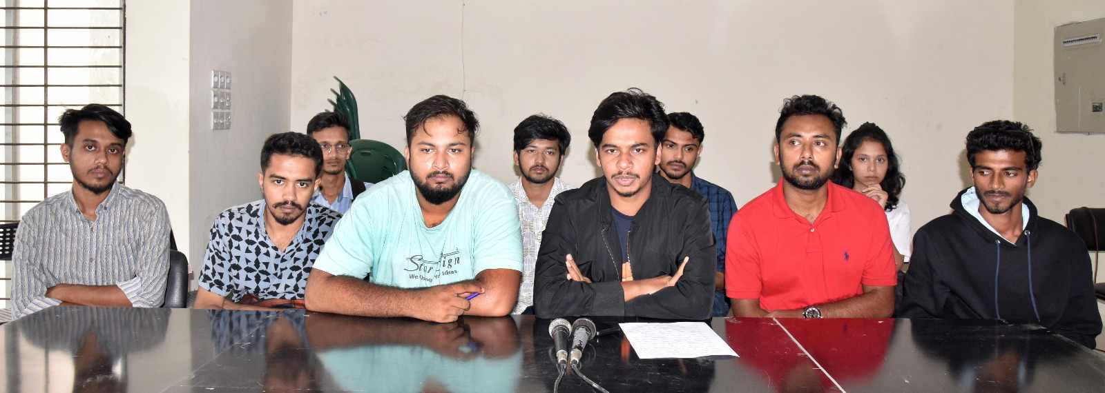 খুলনা বিশ্ববিদ্যালয়ের শিক্ষার্থীদের সংবাদ সম্মেলন: অনাকাঙ্ক্ষিত ঘটনার প্রতিবাদ