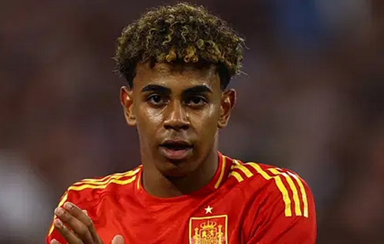 সর্বকনিষ্ঠ ফুটবলার হিসেবে গোল্ডেন বয় ইয়ামাল