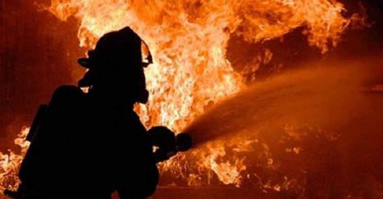 নিকেতন বটতলা বস্তিতে আগুন, নিয়ন্ত্রণে ৩ ইউনিট