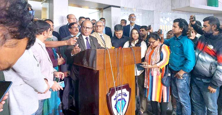 রাজনৈতিক প্রভাবমুক্ত থেকে ন্যায়নিষ্ঠার সঙ্গে কাজ করবো: দুদক চেয়ারম্যান