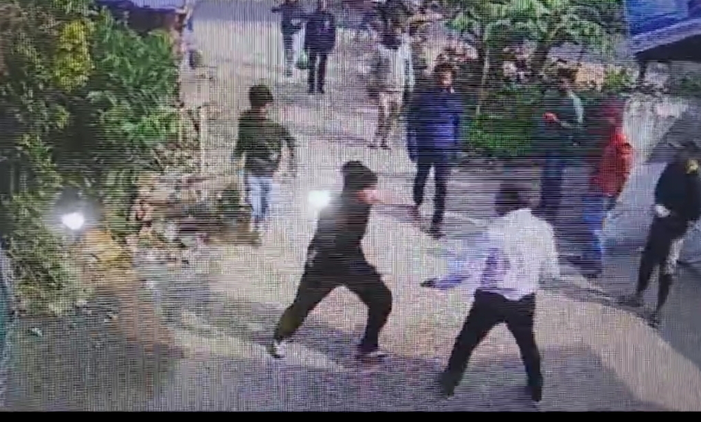 ভাঙ্গায় বাসের চেকারকে বেধড়ক পিটিয়ে জখম, কাউন্টারে তালা