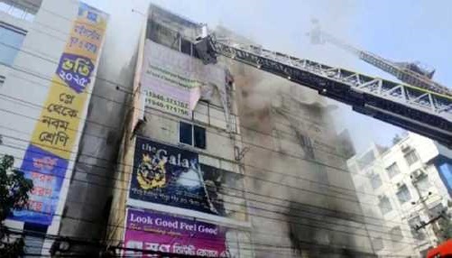 উত্তরায় রেস্টুরেন্টে আগুন, নিয়ন্ত্রণে ৯ ইউনিট