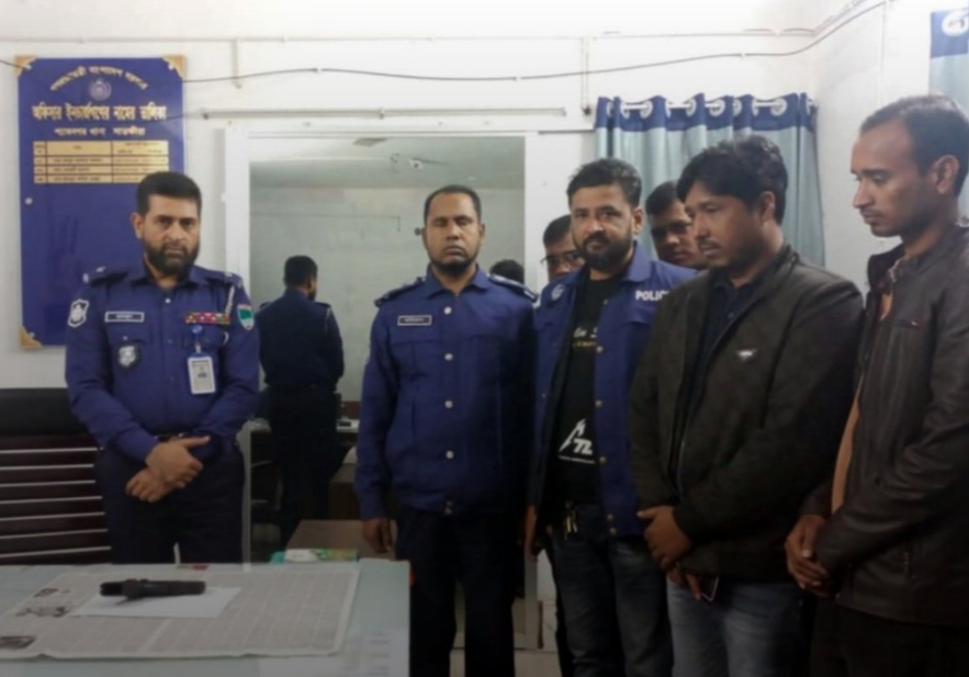 শ্যামনগর থানা থেকে লুট হওয়া পিস্তল পরিত্যাক্ত অবস্থায় উদ্ধার