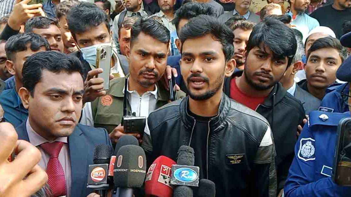 ভোট নিয়ে অধৈর্য হয়ে যাওয়া সরকারের কার্যক্রমকে বাধাগ্রস্ত করছে: আসিফ মাহমুদ