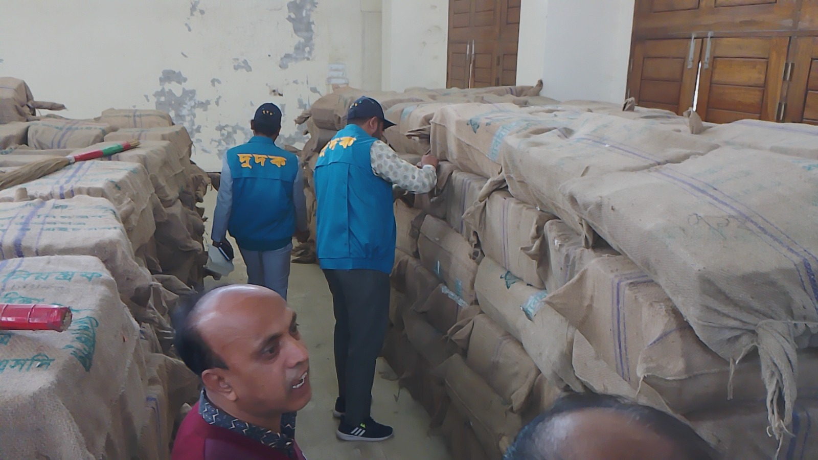 দিনাজপুর শিক্ষাবোর্ডর ঘুষ লেনদেনসহ বিভিন্ন অভিযোগে দুদকের অভিযান