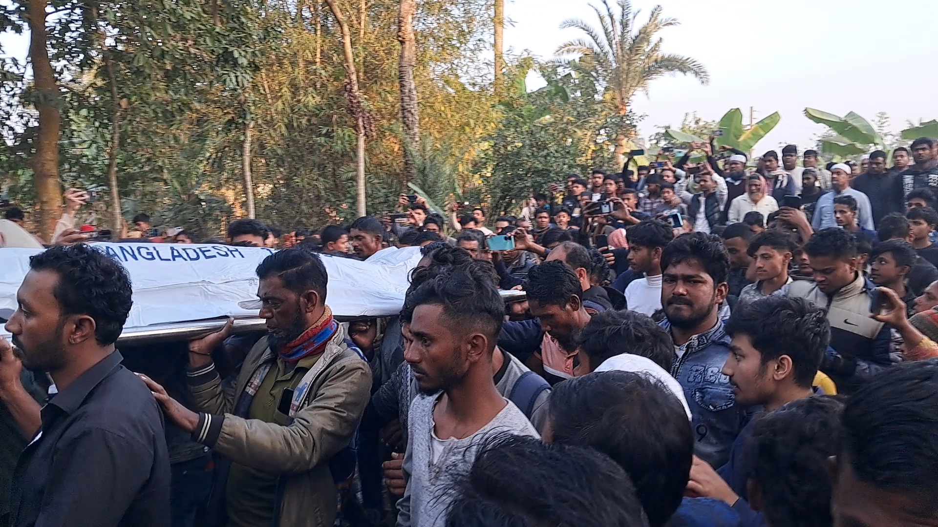 ফরিদপুরে চোখ উপড়িয়ে হত্যা: ইউপি চেয়ারম্যান ও ভাইয়ের নামে মামলা