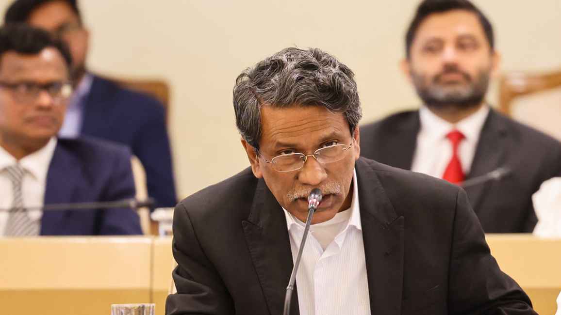 সংবিধান সংস্কার: রাষ্ট্রীয় মূলনীতি ও দেশের সাংবিধানিক নাম বদলের সুপারিশ