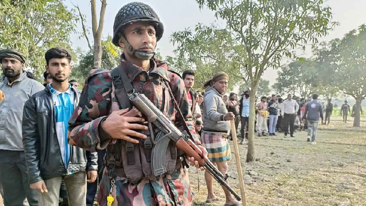 সীমান্তে সাউন্ড গ্রেনেড-টিয়ারশেল ব্যবহারের অনুমতি পেল বিজিবি