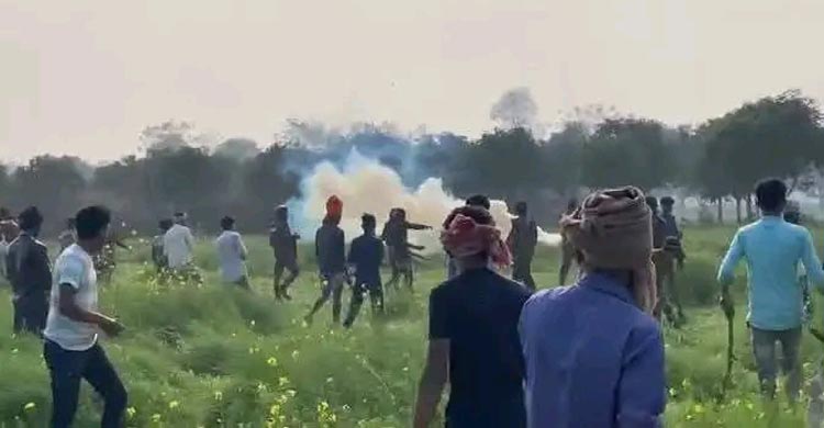 সীমান্তে সাউন্ড গ্রেনেড হাতে ছবি ভাইরাল, বিএসএফের দুঃখ প্রকাশ