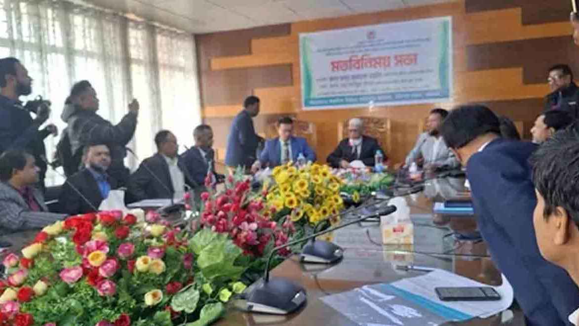 আগে জাতীয় নির্বাচন নিয়ে ভাবছে কমিশন