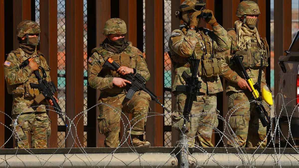 সীমান্তে এবার যুদ্ধবিমান ও হেলিকপ্টার পাঠাচ্ছেন ট্রাম্প