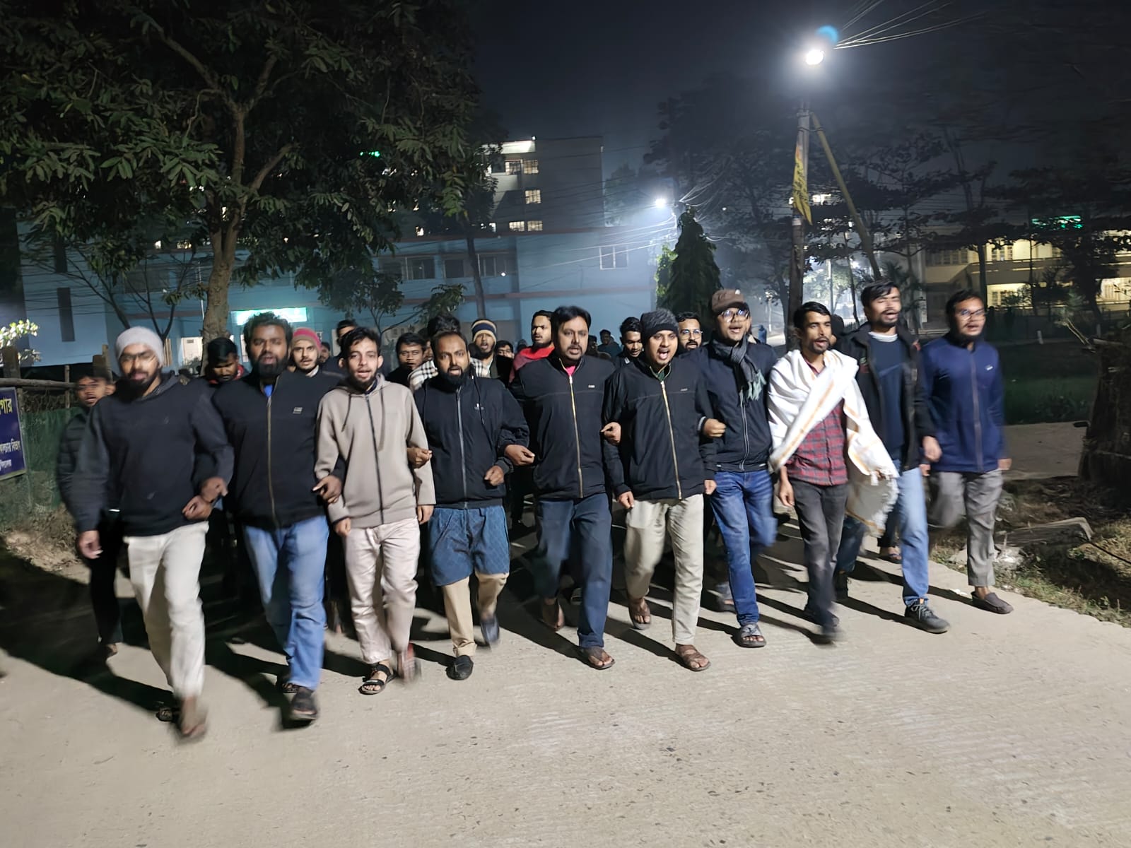 ভারতে বাংলাদেশী নাগরিককে হত্যার প্রতিবাদে সিকৃবিতে বিক্ষোভ