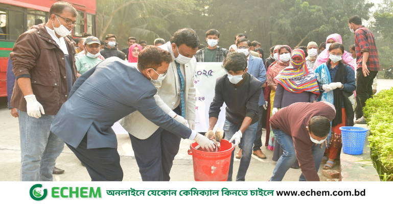 নোবিপ্রবির ক্যাম্পাস পরিষ্কারে অংশ নিলেন নোবিপ্রবি উপাচার্য