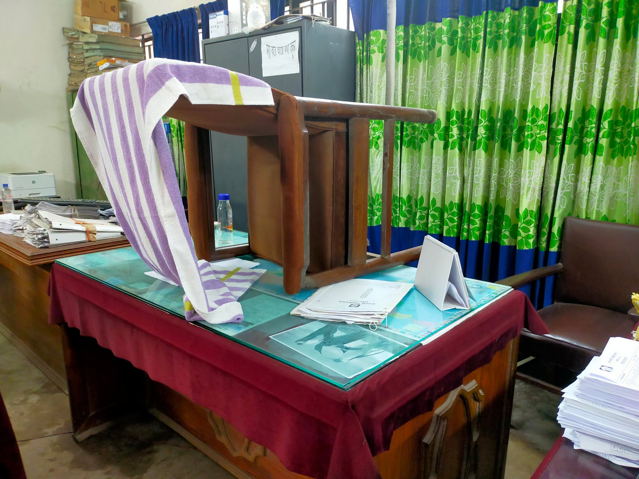 ইসলামী বিশ্ববিদ্যালয়ে রেজিস্ট্রার অফিসে ছাত্রদলের ভাঙচুর, পদ ছাড়তে হুমকি