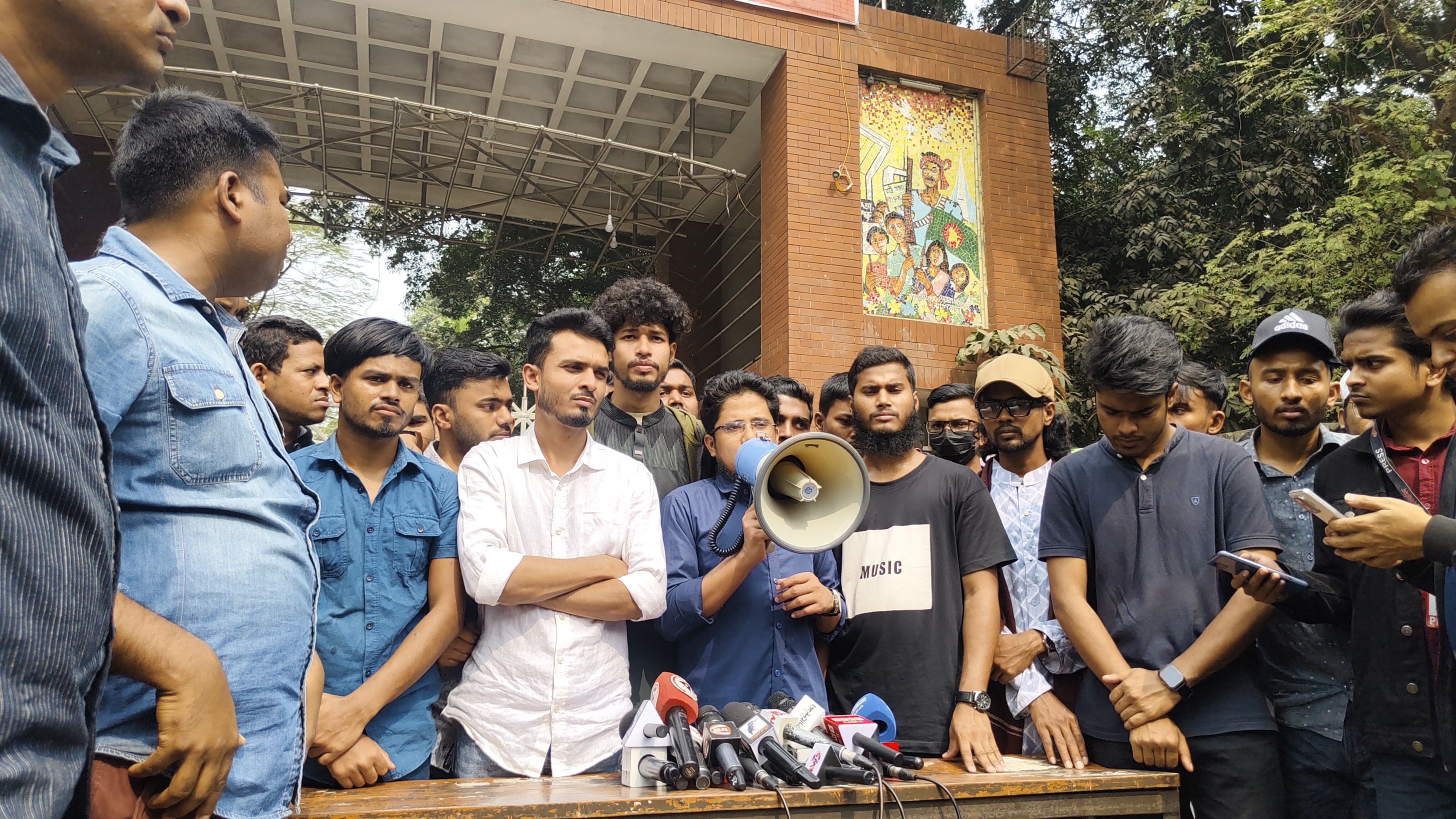 ইজতেমার জন্য 'ব্লকেড টু নর্থ সিটি' কর্মসূচি শিথিল করলো তিতুমীরের শিক্ষার্থীরা