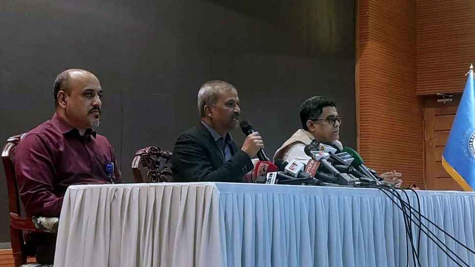 ৬ কমিশনের সুপারিশ: ফেব্রুয়ারির মাঝামাঝি রাজনৈতিক দলের মতামত নেবে সরকার