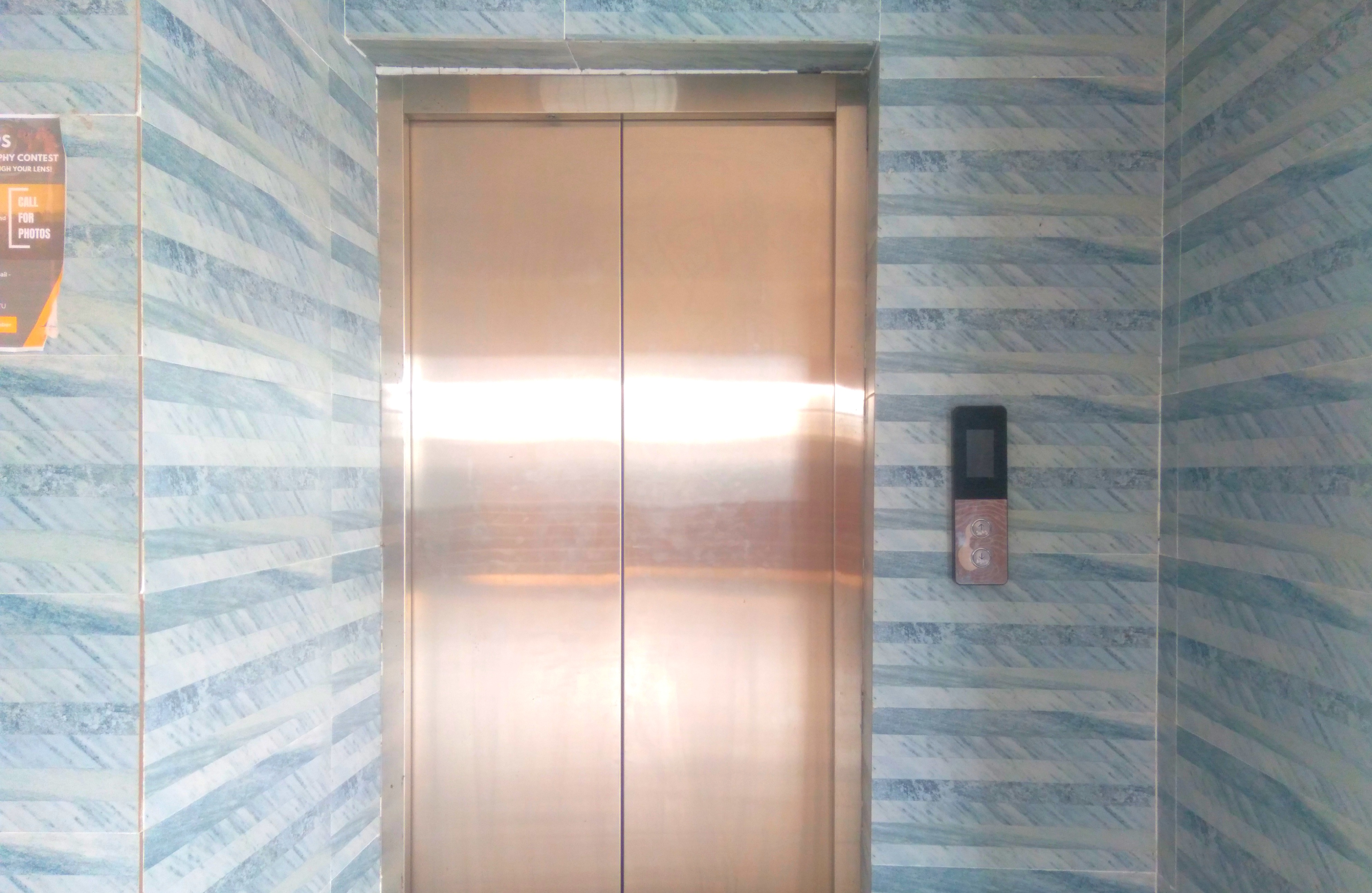 বন্ধ লিফট, বিপাকে হাবিপ্রবির অসুস্থ ও মাতৃত্বকালীন শিক্ষার্থীরা