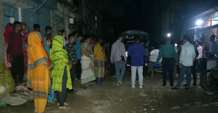 মধ্যরাতে মোহাম্মদপুরে যৌথবাহিনী-সন্ত্রাসীদের গোলাগুলি, নিহত ২