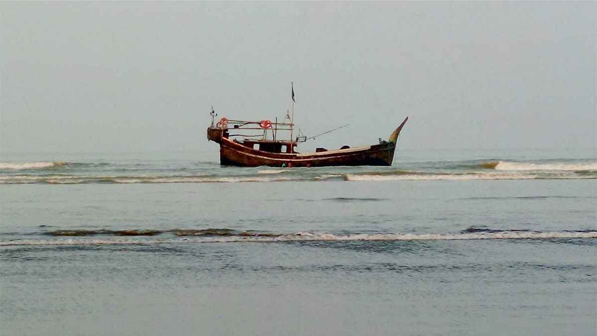 ফের ১৯ বাংলাদেশি মাঝিকে ধরে নিয়ে গেল আরাকান আর্মি
