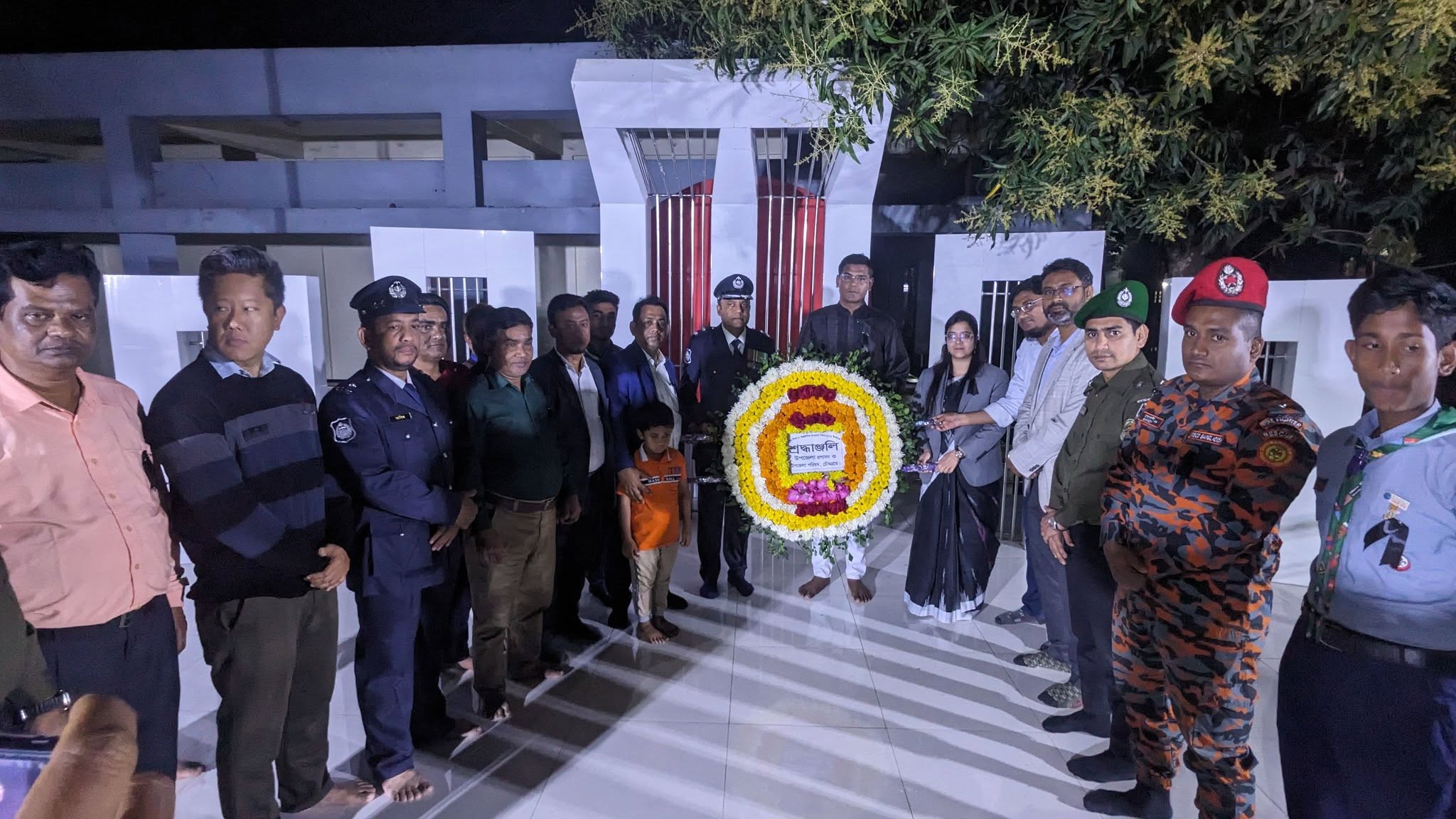 চৌদ্দগ্রামে একুশের প্রথম প্রহরে ভাষা শহীদদের প্রতি শ্রদ্ধা