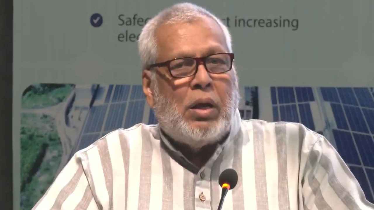 গরমে স্যুট পরে এসির তাপমাত্রা কমানো বন্ধ করুন: উপদেষ্টা