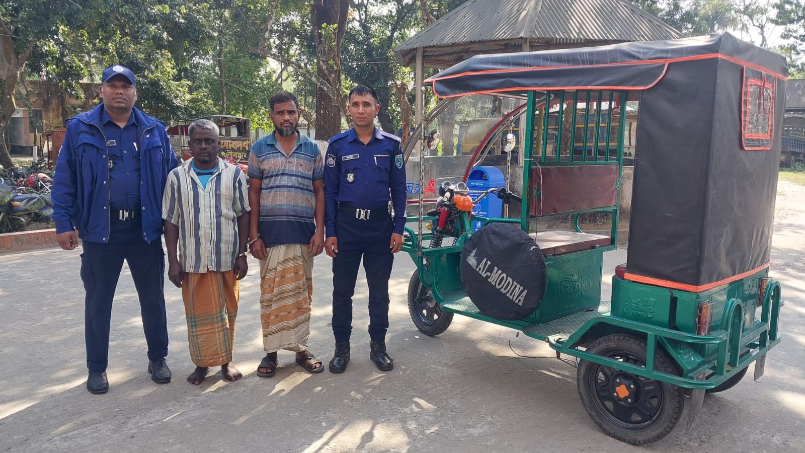কুড়িগ্রামে অটোচালক হত্যাকাণ্ডে অটোরিকশা উদ্ধার, গ্রেফতার ২