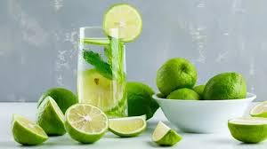 ইফতারে খালি পেটে লেবু-পানি খেলে কি হয় ?