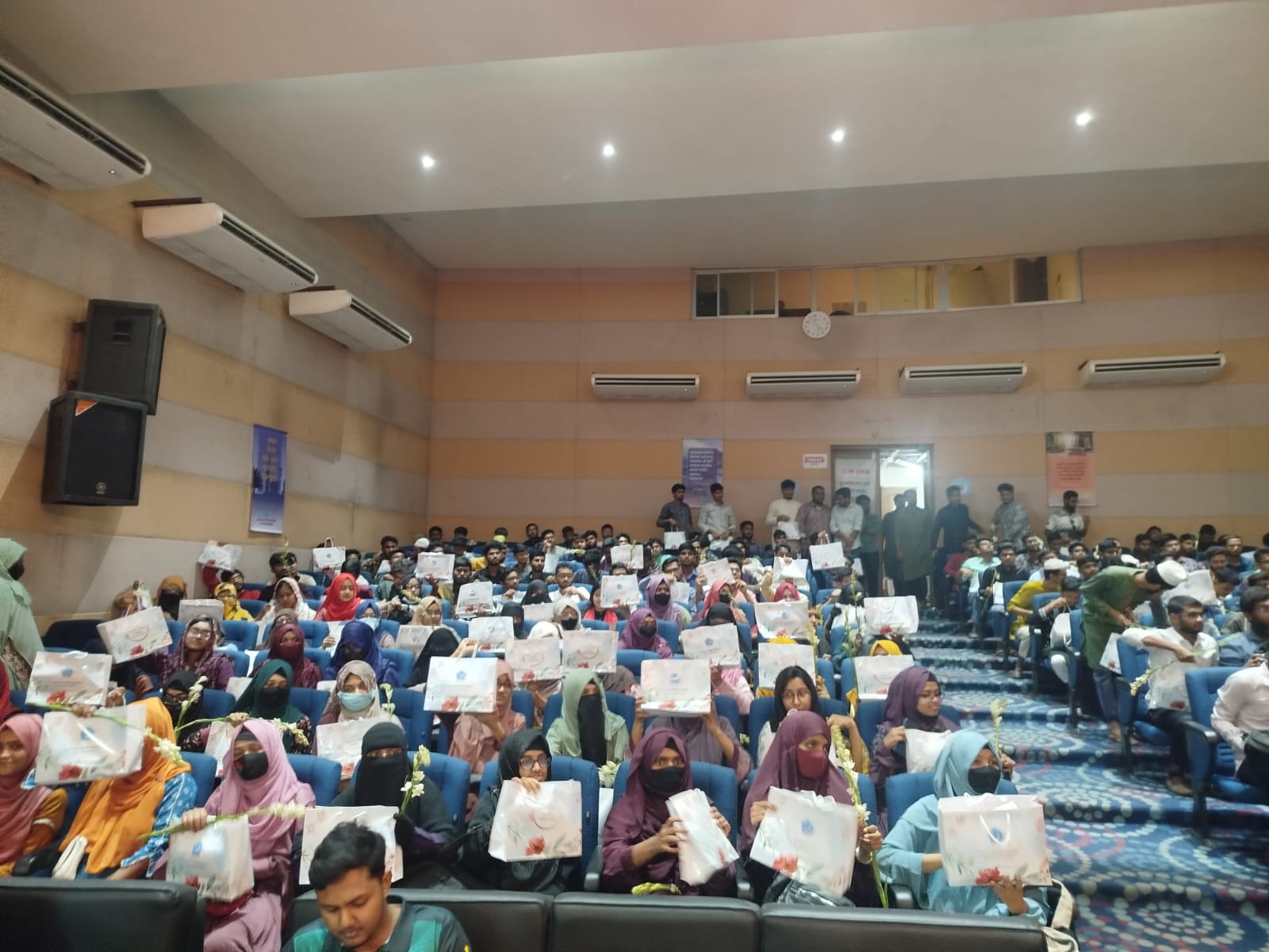 শেকৃবিতে শিবিরের নবীন বরণ ও ইফতার অনুষ্ঠিত