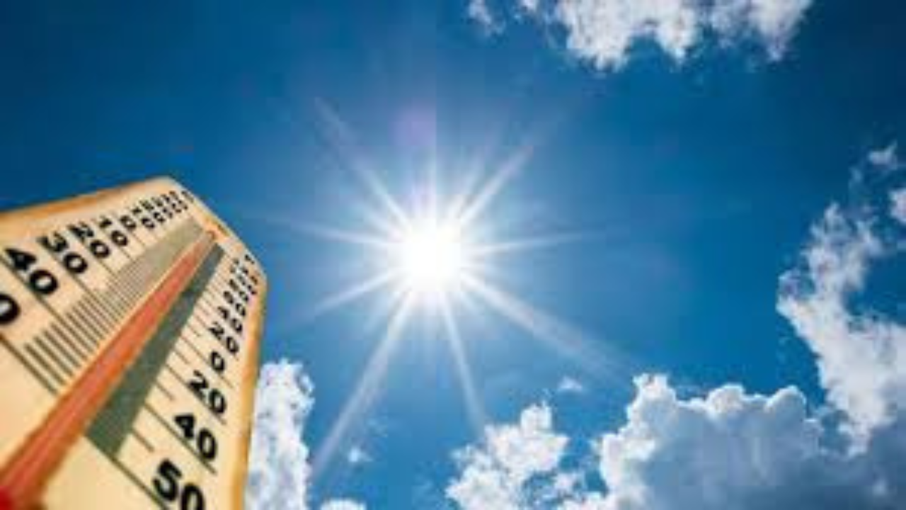 ১২ জেলায় বইছে মৃদু তাপপ্রবাহ, কোথাও কোথাও শিলাবৃষ্টির পূর্বাভাস