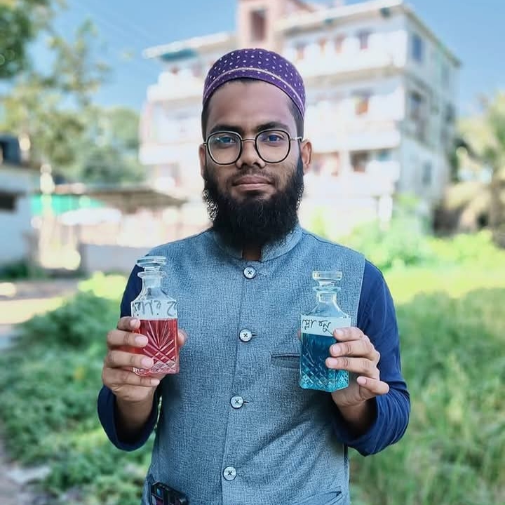 আতর বিক্রি থেকে স্বপ্ন দেখার পথে কুড়িগ্রামের তরুণ সাঈদ