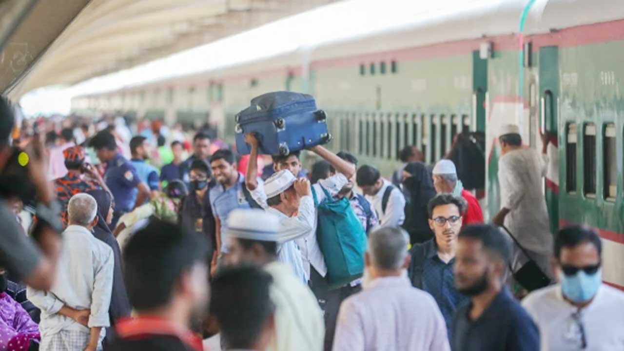 ঈদে সরকারি চাকরিজীবীদের টানা ৯ দিনের ছুটি