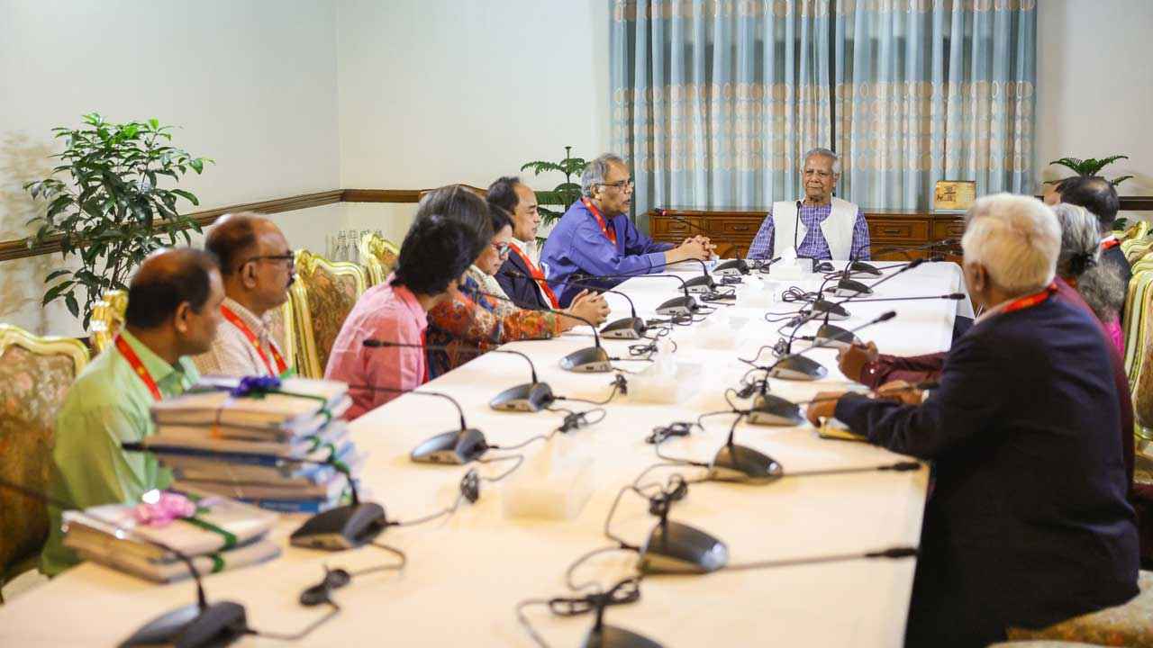 গণমাধ্যম সংস্কার কমিশনের কিছু প্রস্তাব দ্রুতই বাস্তবায়ন: প্রধান উপদেষ্টা