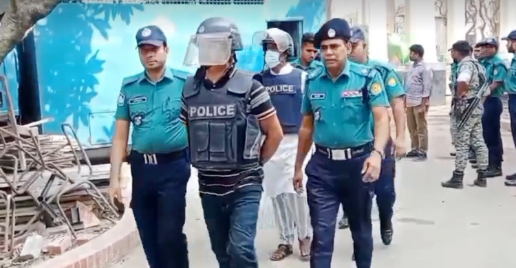 সাবেক এএসআই মালেক ও কনস্টেবল মুকুল ট্রাইব্যুনালে